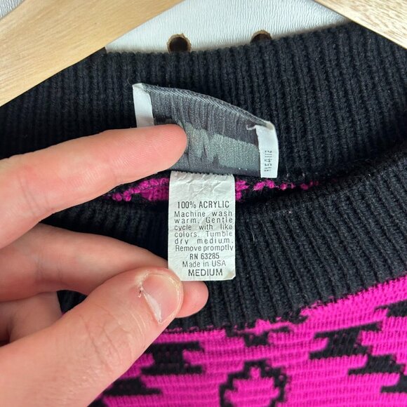 Vtg 90s Aztec Pink Black Sweater Women's Medium USA Made Western Cropped Y2K - Picture 4 of 6